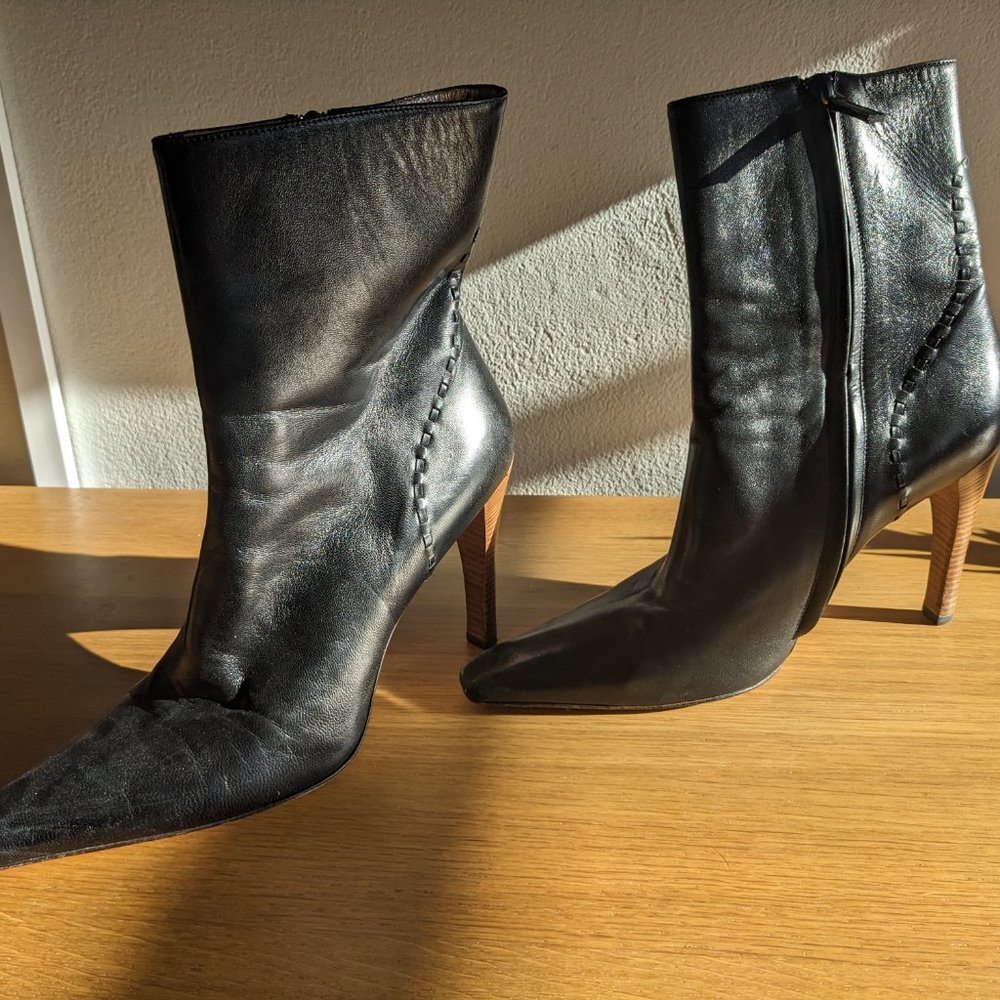 Classic Black Leather Gucci Boots Size 9 - Picture 7 of 11